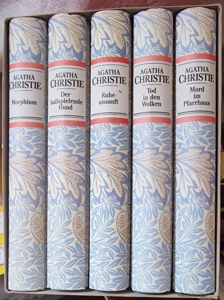 Meine Lieblingsromane. Neue Folge: 5 Bde. Der ballspielende Hund / Mord im Pfarrhaus / Morphium / Ruhe unsanft / Tod in den Wolken. cover image