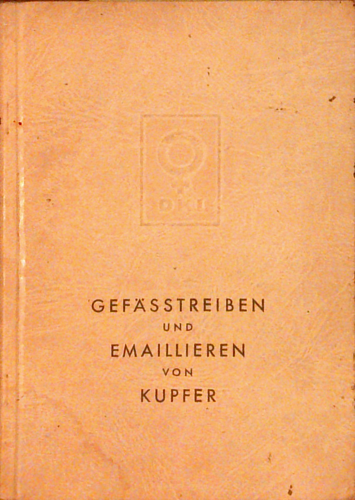 Gefässtreiben und Emaillieren von Kupfer.